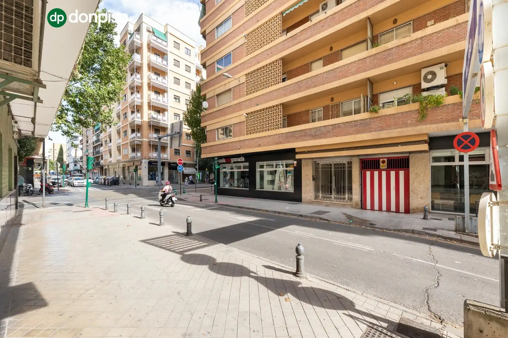 Vista exterior de Piso en venta en Granada con Terraza, Trastero y Balcón