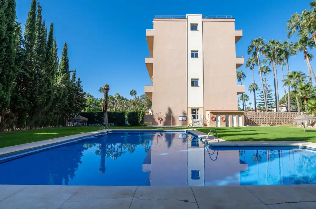 Schwimmbecken von Maisonette zum Verkauf in Marbella mit Klimaanlage, Möbliert und Internet
