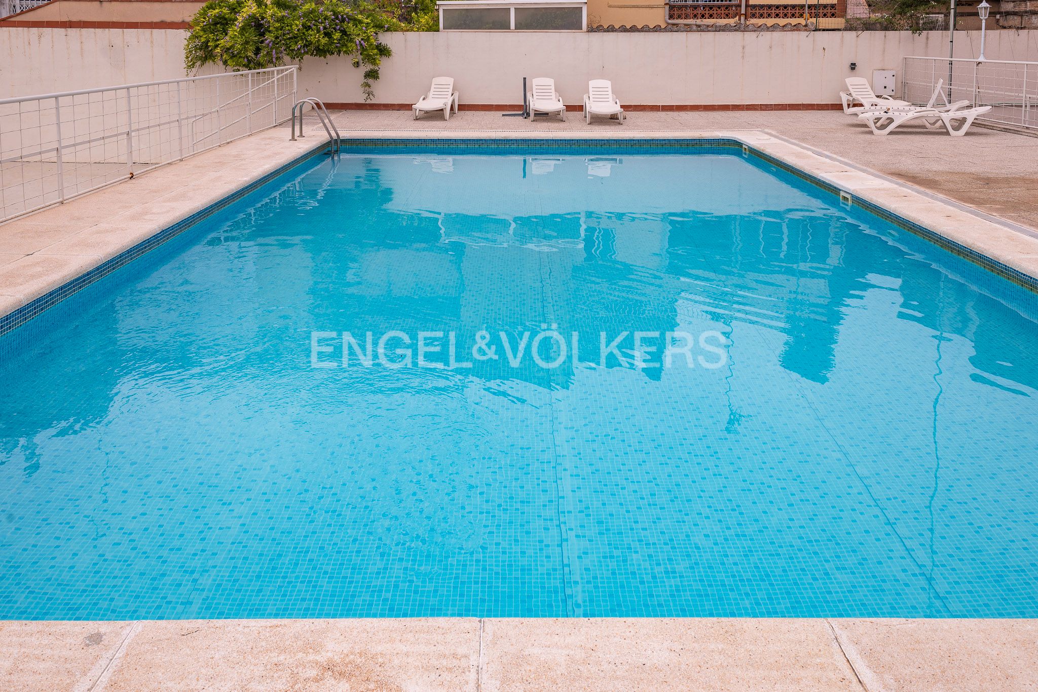 Swimming pool of House or chalet for sale in Sant Boi de Llobregat  with Air Conditioner, Heating and Terrace