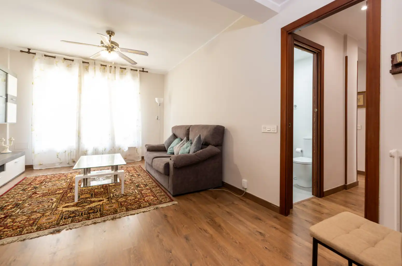 Living room of Flat for rent in Oviedo   with Heating, Parquet flooring and Terrace