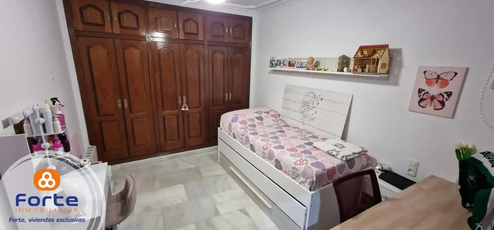 Bedroom of Flat for sale in Córdoba  with Air Conditioner
