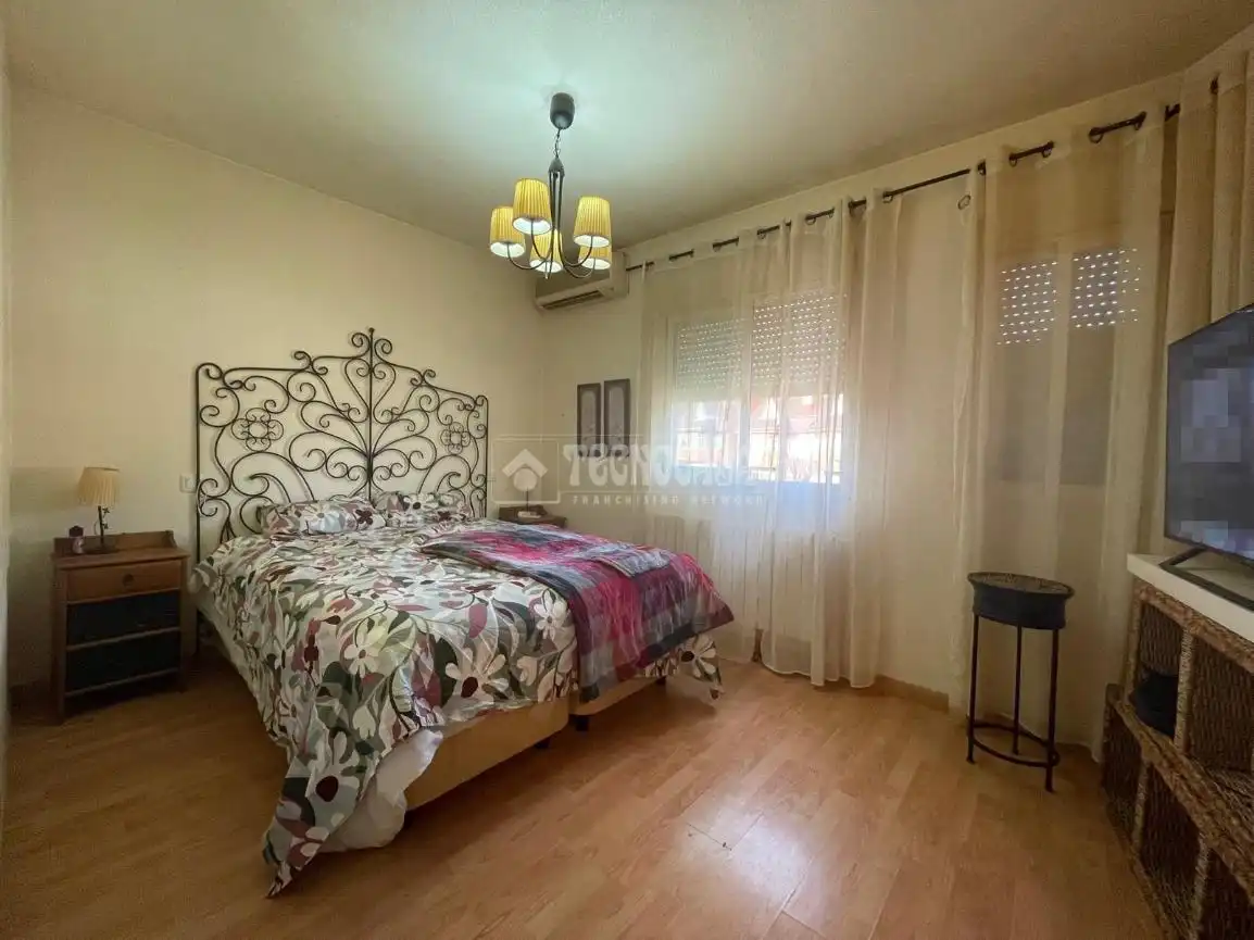 Dormitori de Casa adosada en venda en Velilla de San Antonio
