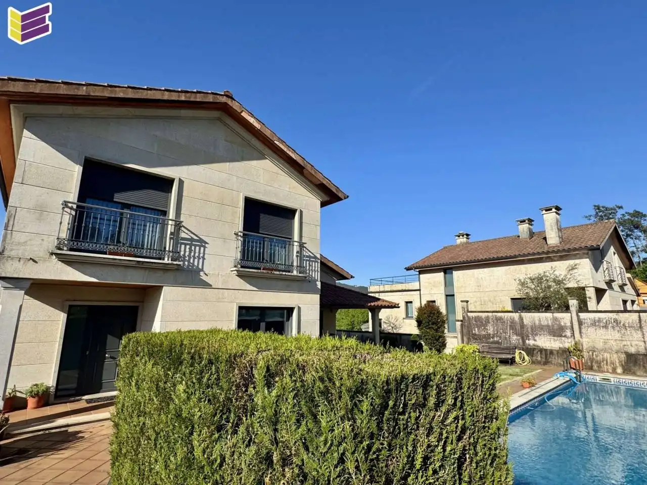 Vista exterior de Casa o xalet en venda en O Porriño   amb Calefacció, Jardí privat i Parquet