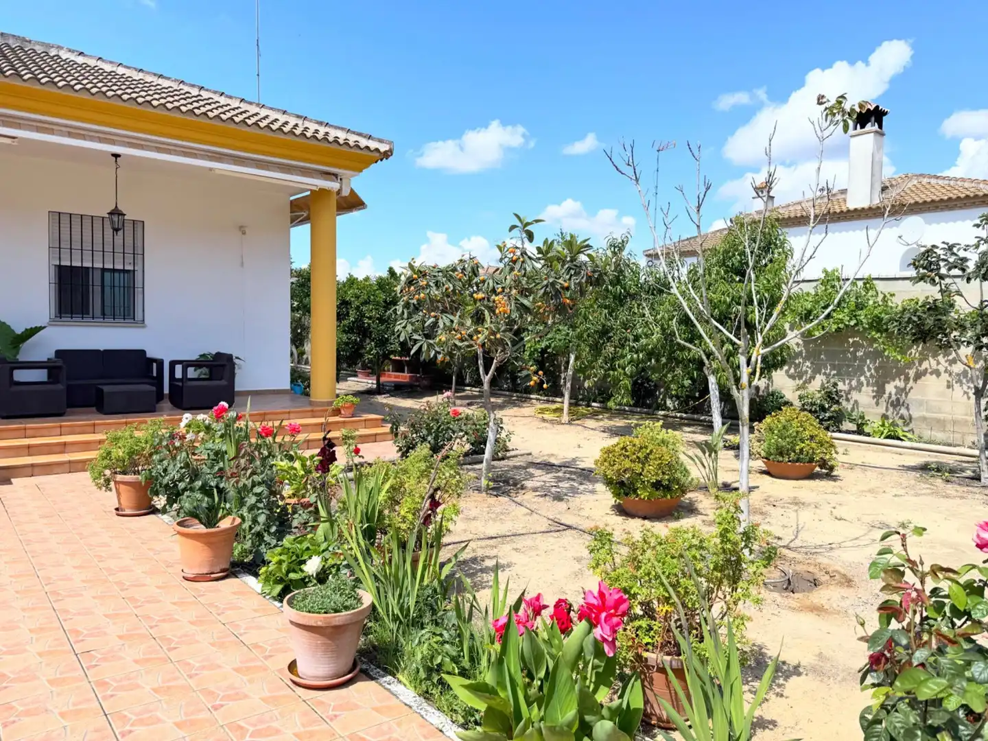 Garden of Houses for sale in Hinojos  with Air Conditioner, Heating and Private garden