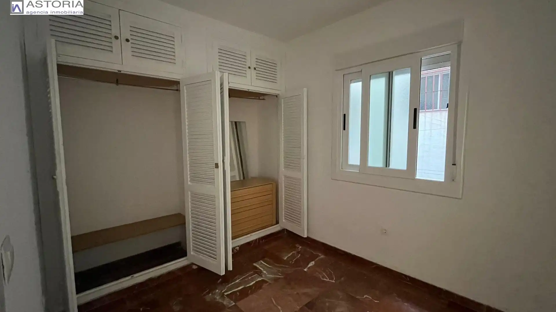 Habitación de Piso de alquiler en Granada con Terraza