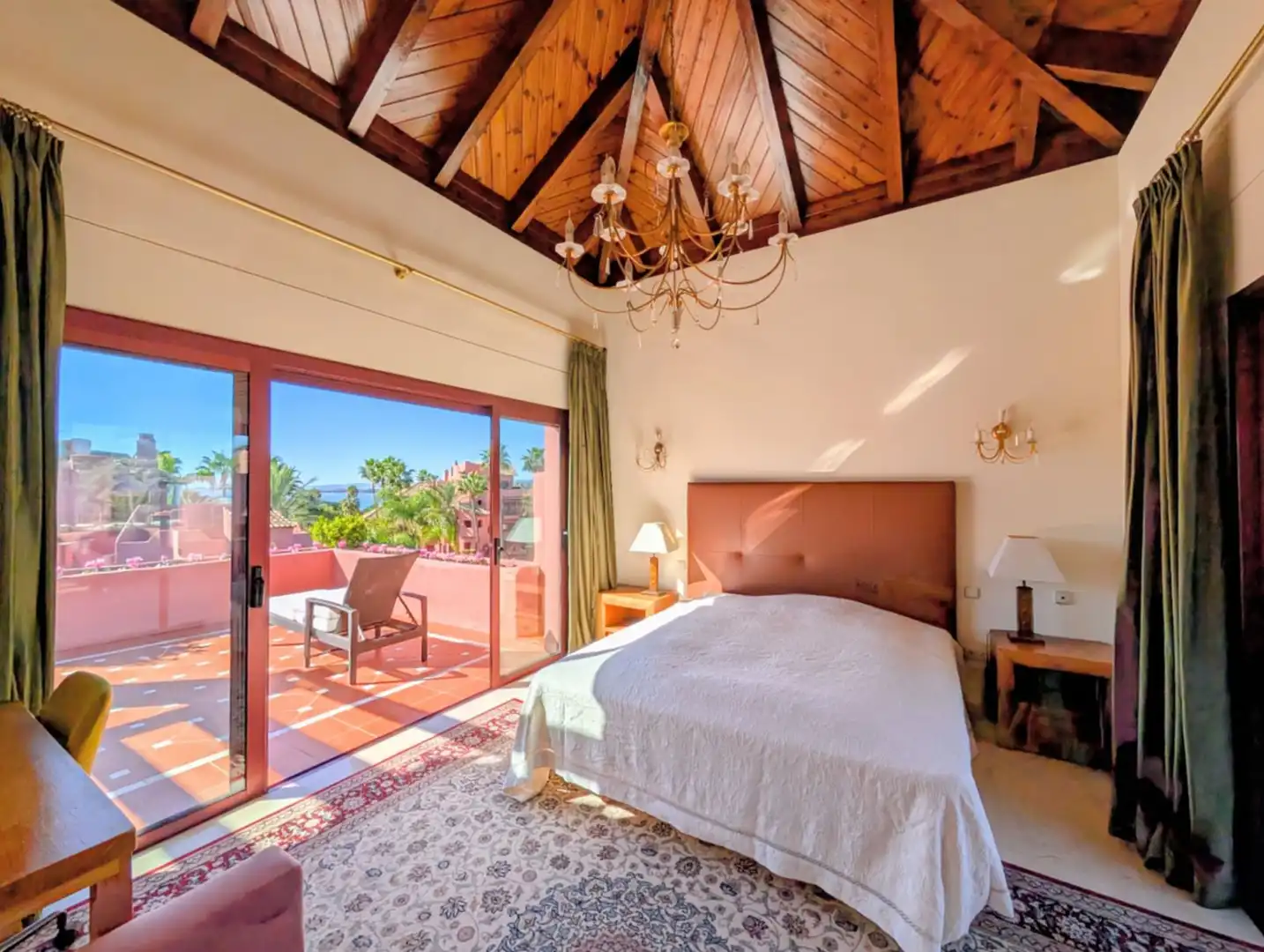 Habitación de Ático en venta en Estepona con Aire acondicionado, Calefacción y Terraza