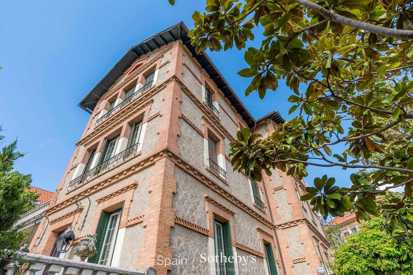 Houses for sale in Calle Juan de Toledo, Abantos - Carmelitas