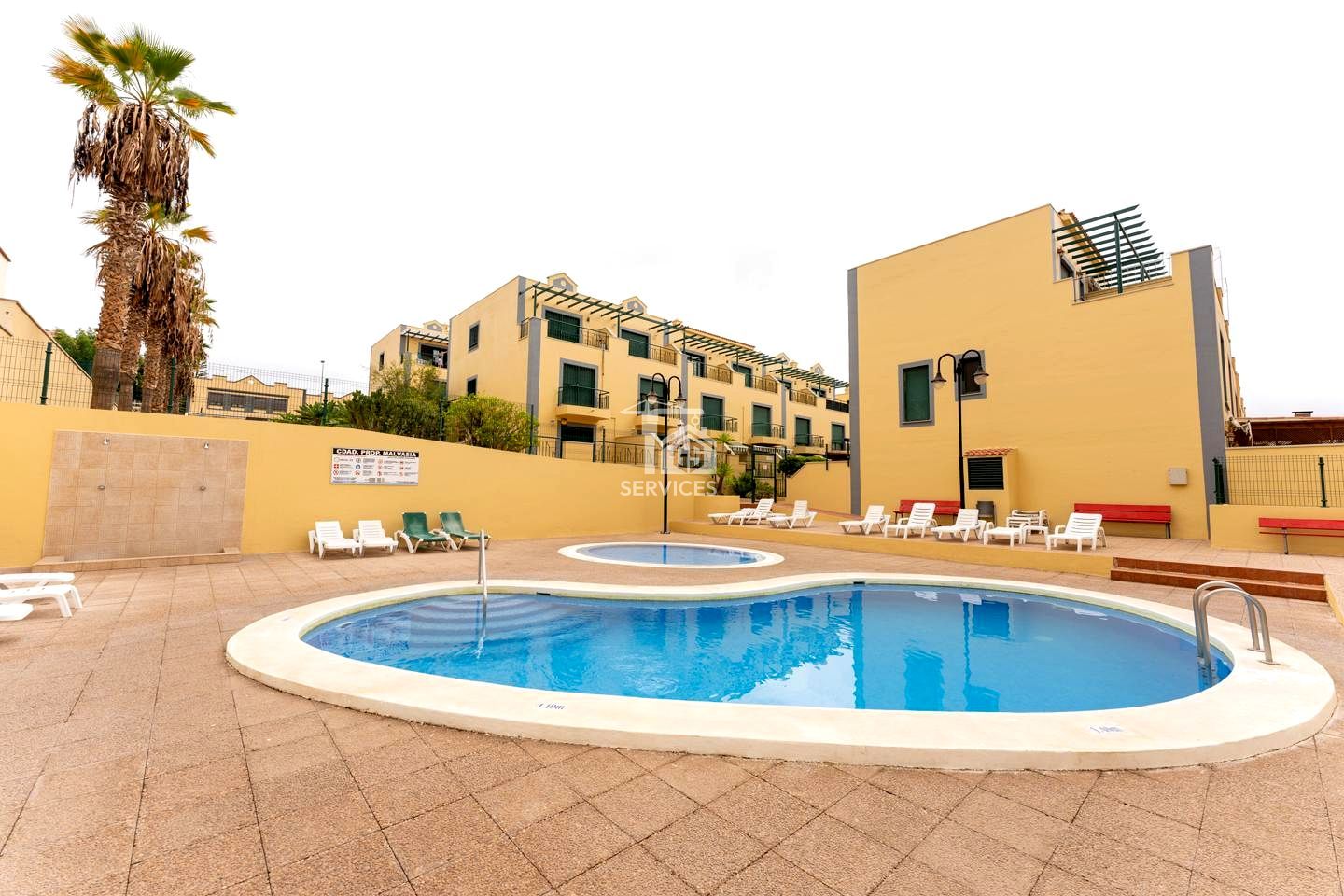 Vista exterior de Casa adosada en venta en San Miguel de Abona con Jardín privado, Terraza y Trastero