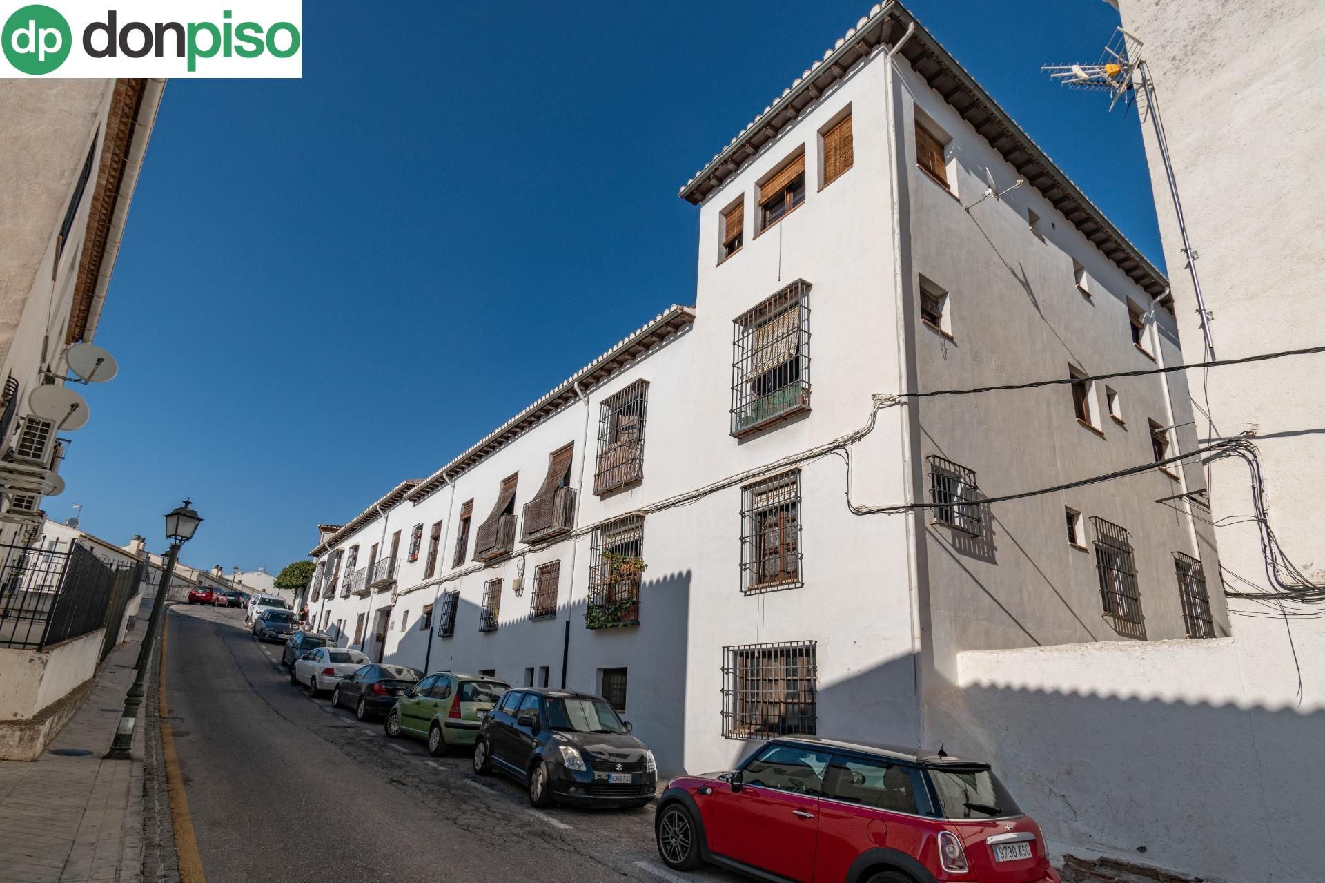 Exterior view of Apartment for sale in  Granada Capital
