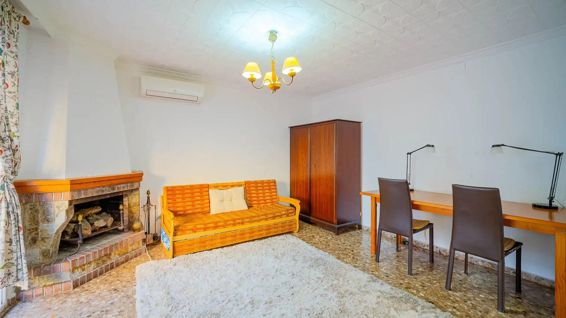 Sala de estar de Casa adosada en venta en Torrevieja con Jardín privado, Terraza y Amueblado