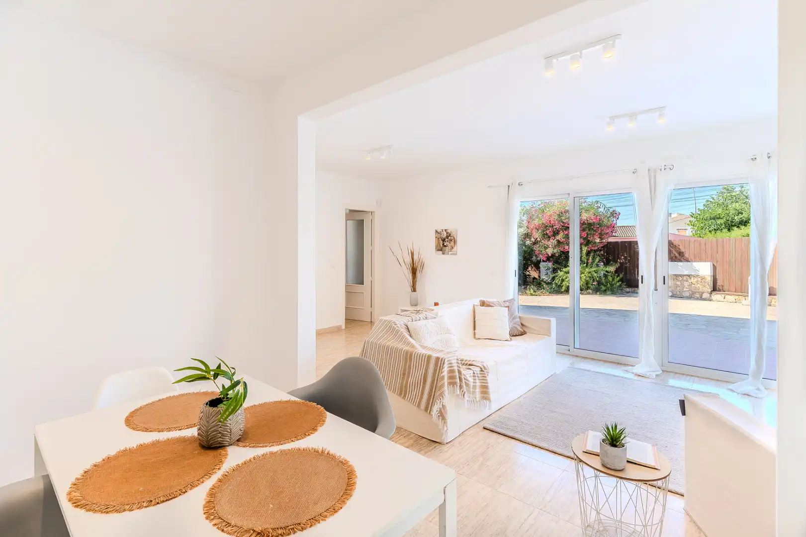 Sala de estar de Casa o chalet en venta en L'Ametlla de Mar  con Aire acondicionado, Calefacción y Jardín privado