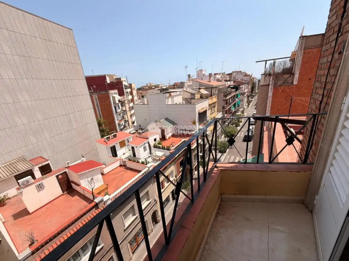 Piso con terraza en venta en Horta - Guinardó, imagen 3