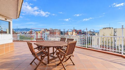 ÁTICO ESQUINERO CON TERRAZA DE 125M2 Y VISTAS PANORÁMICAS A TODA BARCELONA EN SANT ANTONI