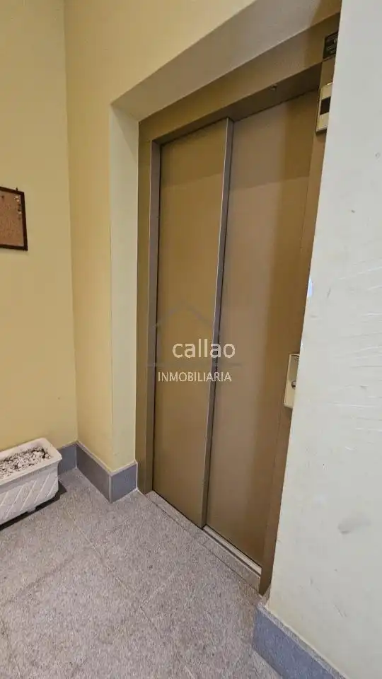 Wohnung zum Verkauf in Narón mit Heizung, Abstellraum und Möbliert