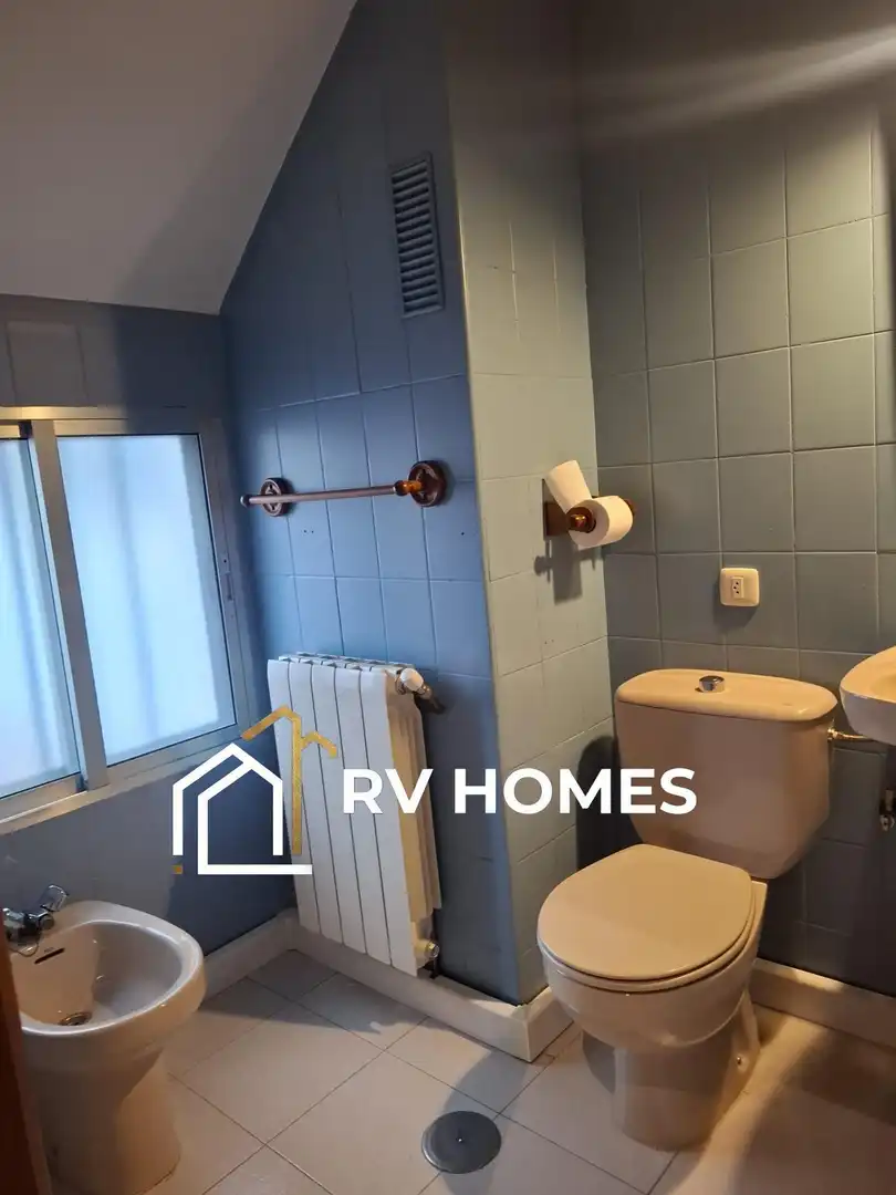 Baño de Ático de alquiler en Cáceres con Aire acondicionado, Calefacción y Terraza