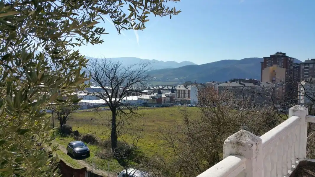 Vista exterior de Finca rústica en venta en Ponferrada con Calefacción, Jardín privado y Terraza