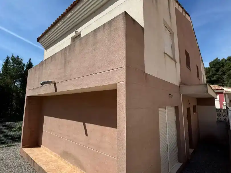 Vista exterior de Casa o xalet en venda en Serra amb Piscina i Balcó