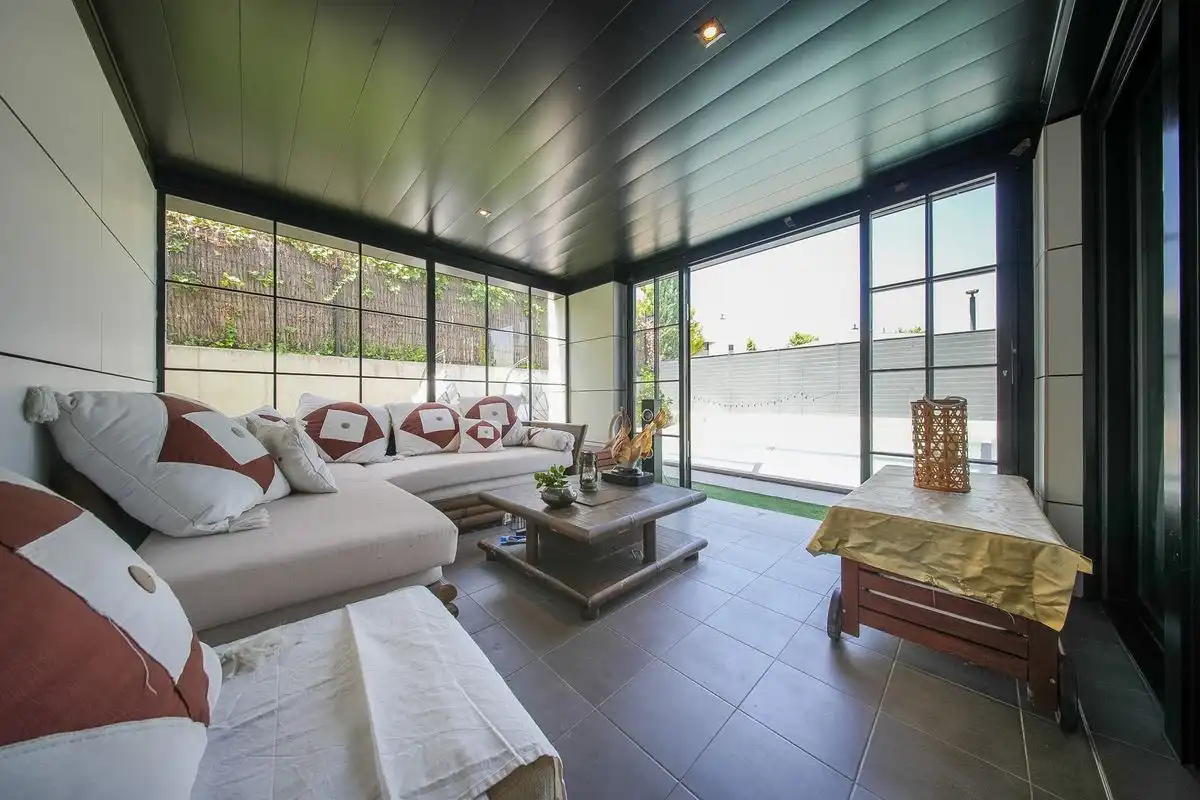 Terrassa de Casa o xalet en venda en Las Rozas de Madrid amb Aire condicionat, Calefacció i Jardí privat