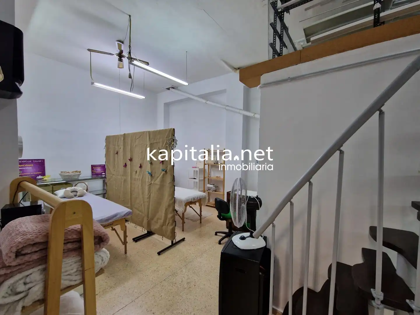 Locale commerciale in vendita a Sant Josep - Zona Hospital, imagen 4