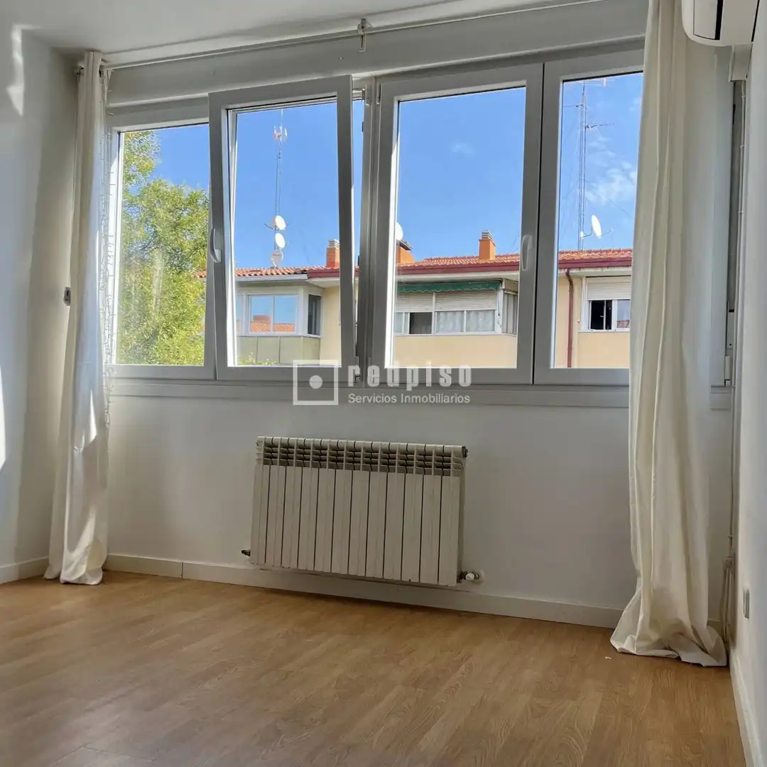 Habitación de Piso de alquiler en Madrid con Aire acondicionado, Calefacción y Amueblado