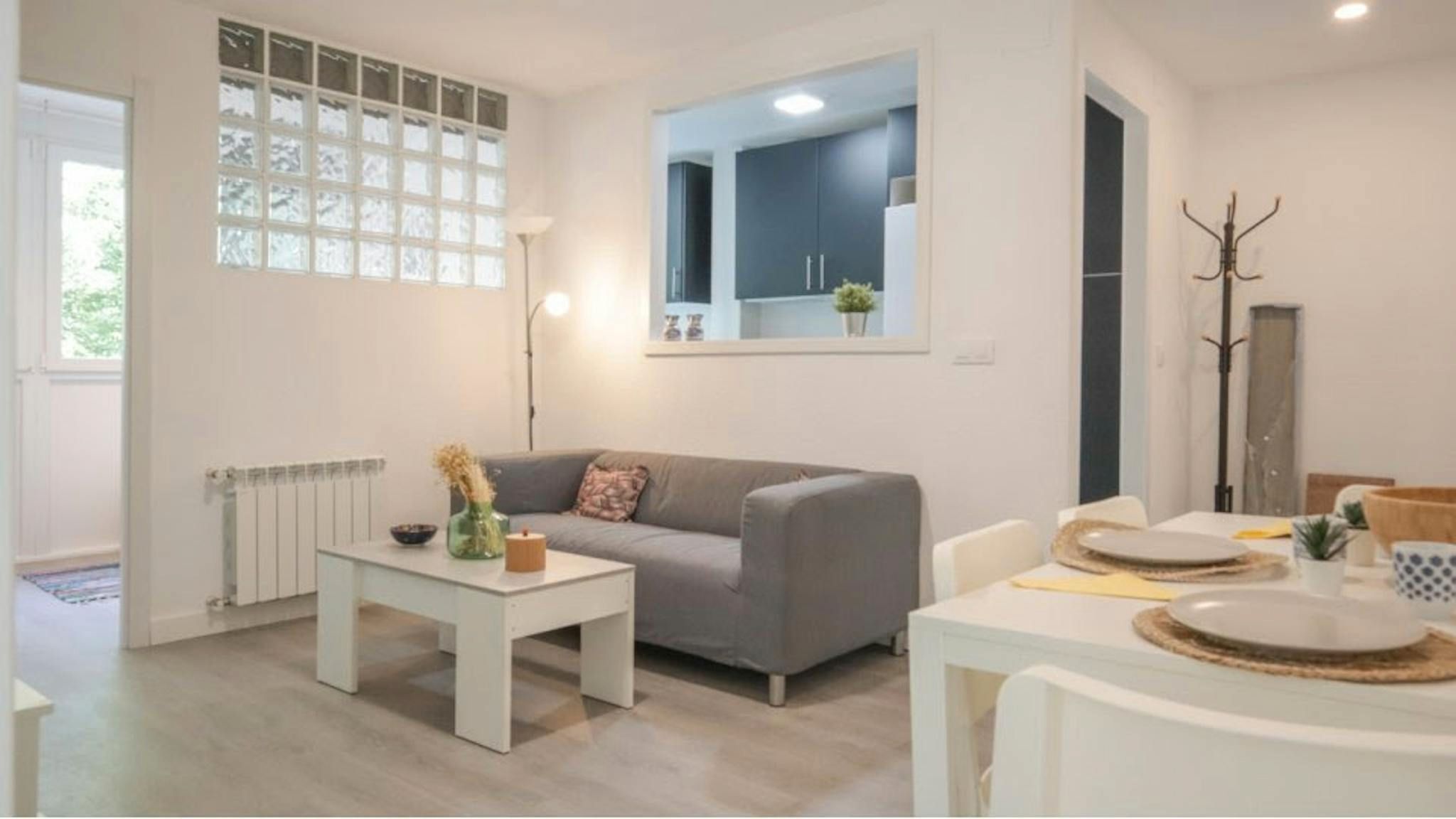 Vista exterior de Pis de lloguer en  Madrid Capital amb Calefacció, Moblat i Rentadora