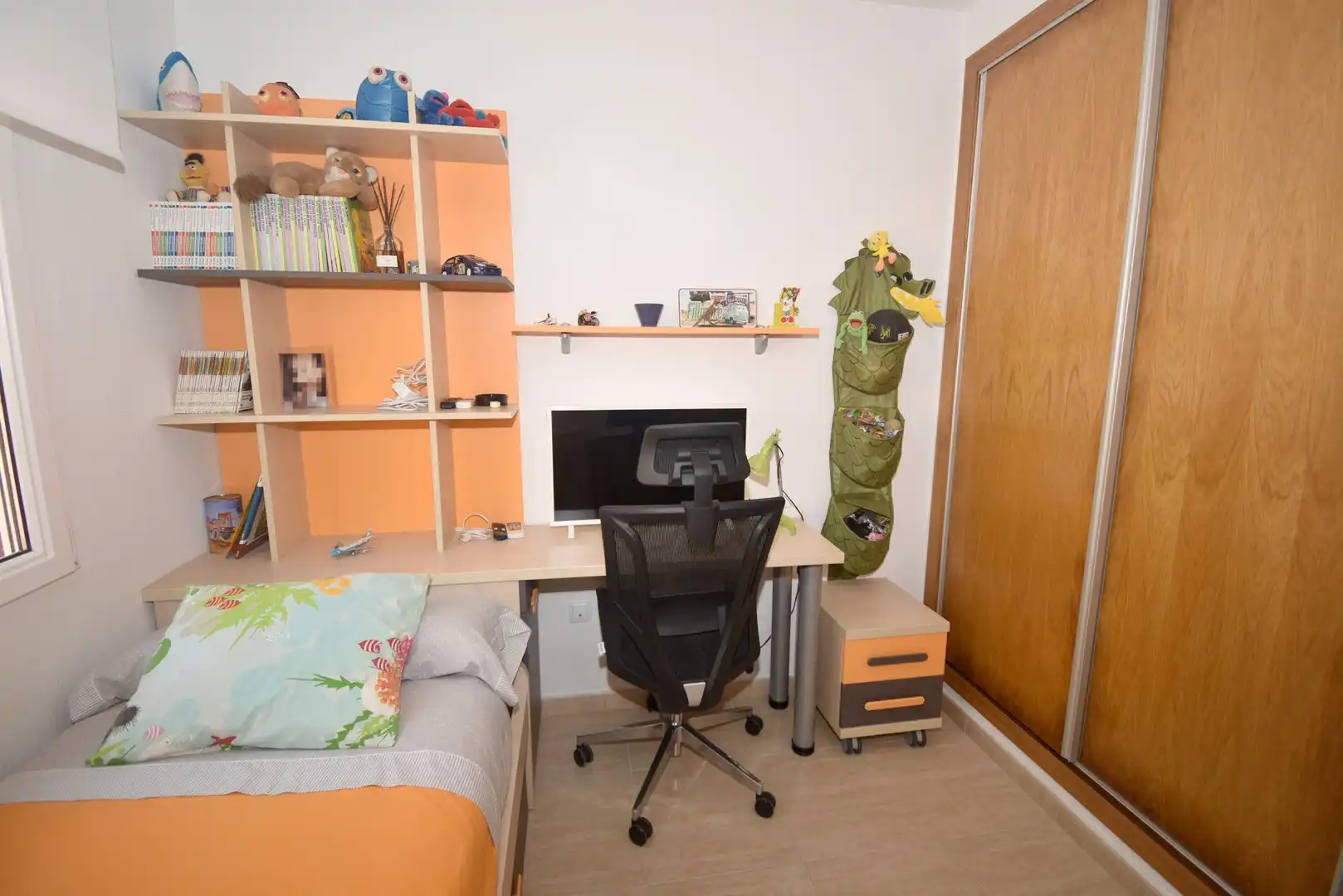 Habitación de Dúplex en venta en Pilar de la Horadada con Aire acondicionado, Calefacción y Jardín privado