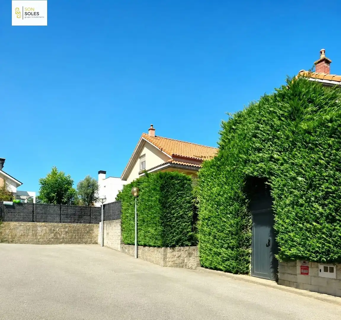 Vista exterior de Casa o xalet en venda en Piélagos amb Calefacció, Jardí privat i Traster