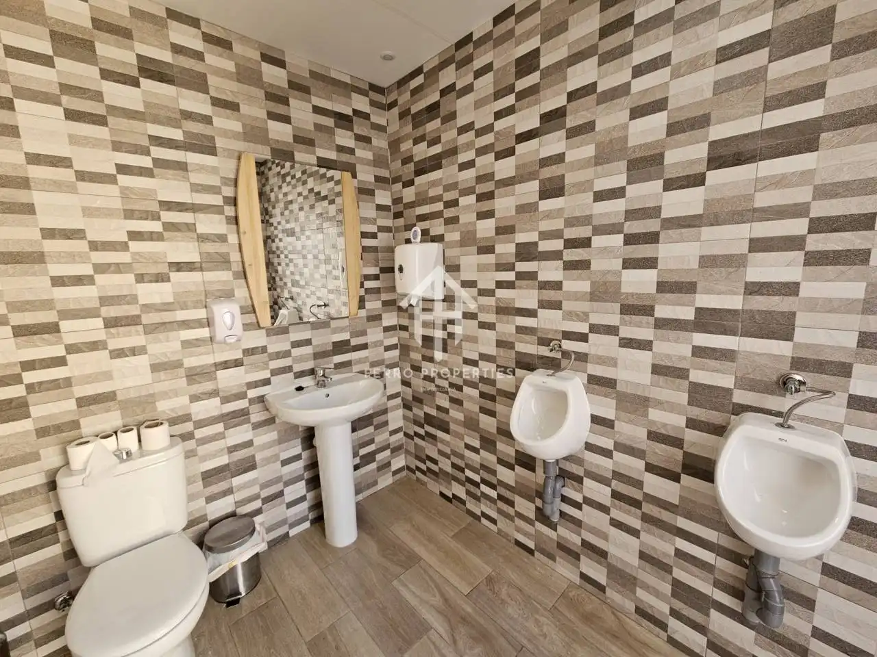 Baño de Local en venta en Chimeneas con Aire acondicionado