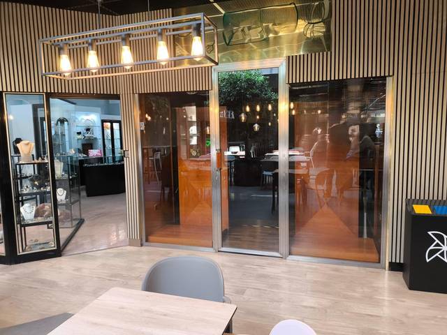 Local comercial en Venta en Cuatro Caminos - Plaza de la Cubela