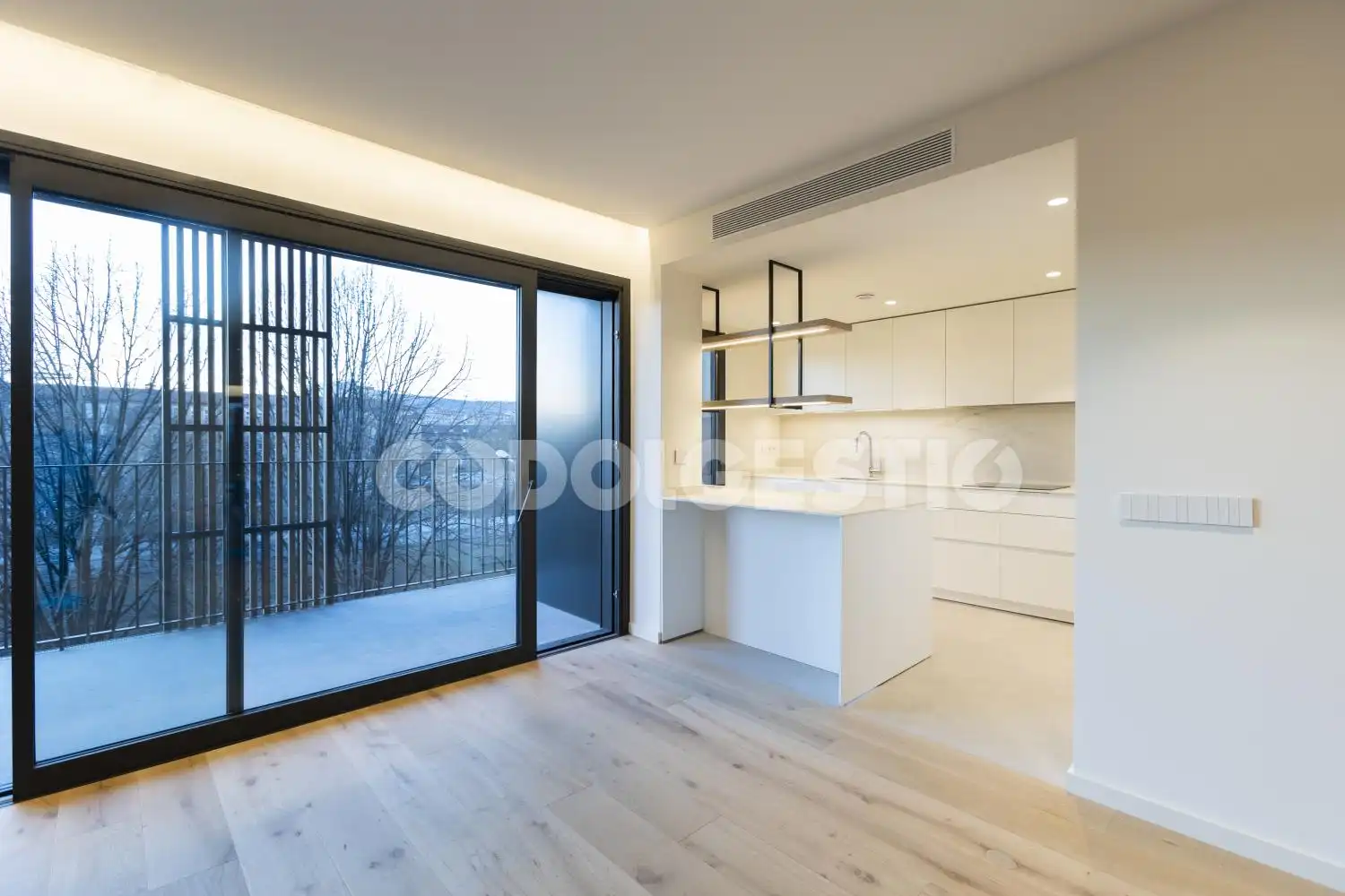 Flat for rent in Mossèn Gudiol, 9, Centre