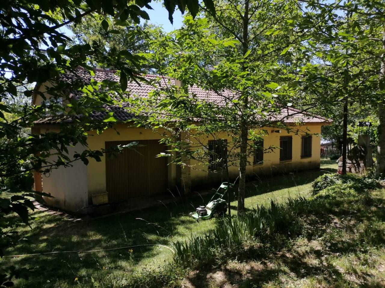 Vista exterior de Finca rústica en venta en Navasfrías con Calefacción, Jardín privado y Terraza