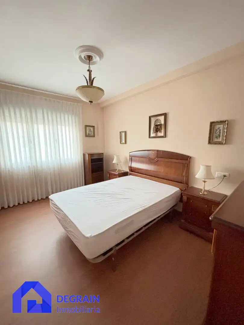 Habitación de Piso de alquiler en Oviedo  con Calefacción, Terraza y Trastero