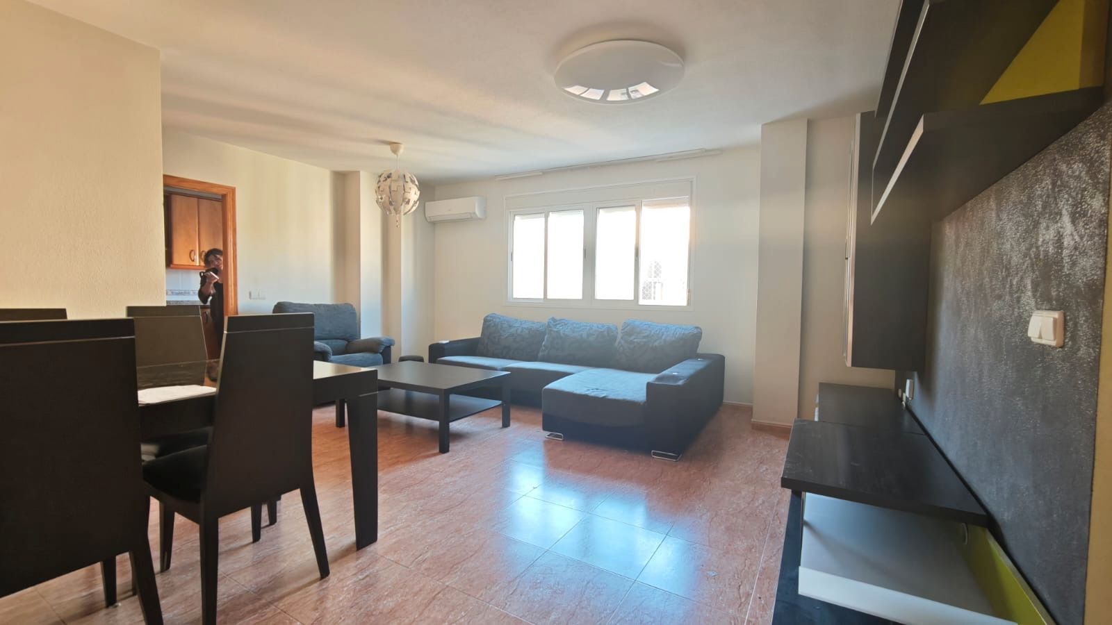 Sala d'estar de Pis en venda en Roquetas de Mar amb Moblat