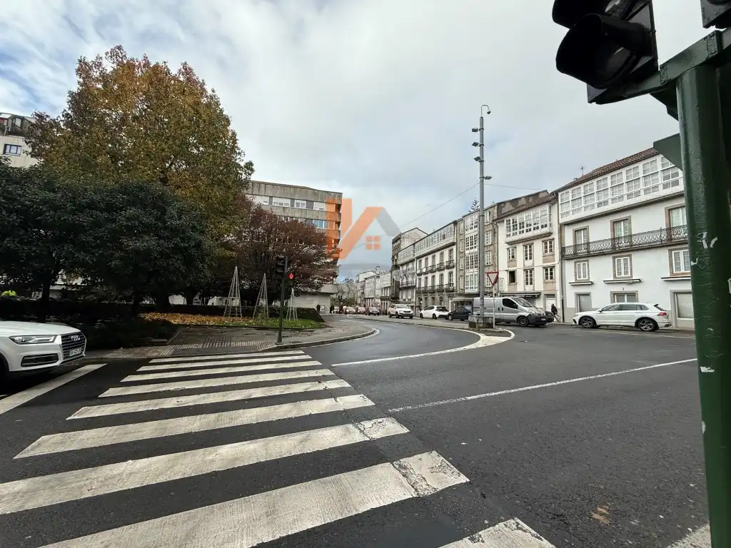 Außenansicht von Garage zum Verkauf in Santiago de Compostela 