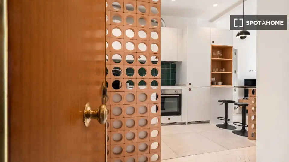 Cuina de Apartament per a compartir en Madrid amb Aire condicionat, Calefacció i Terrassa