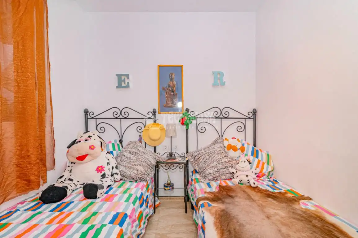 Bedroom of Flat for sale in Encinas Reales  with Air Conditioner, Heating and Furnished
