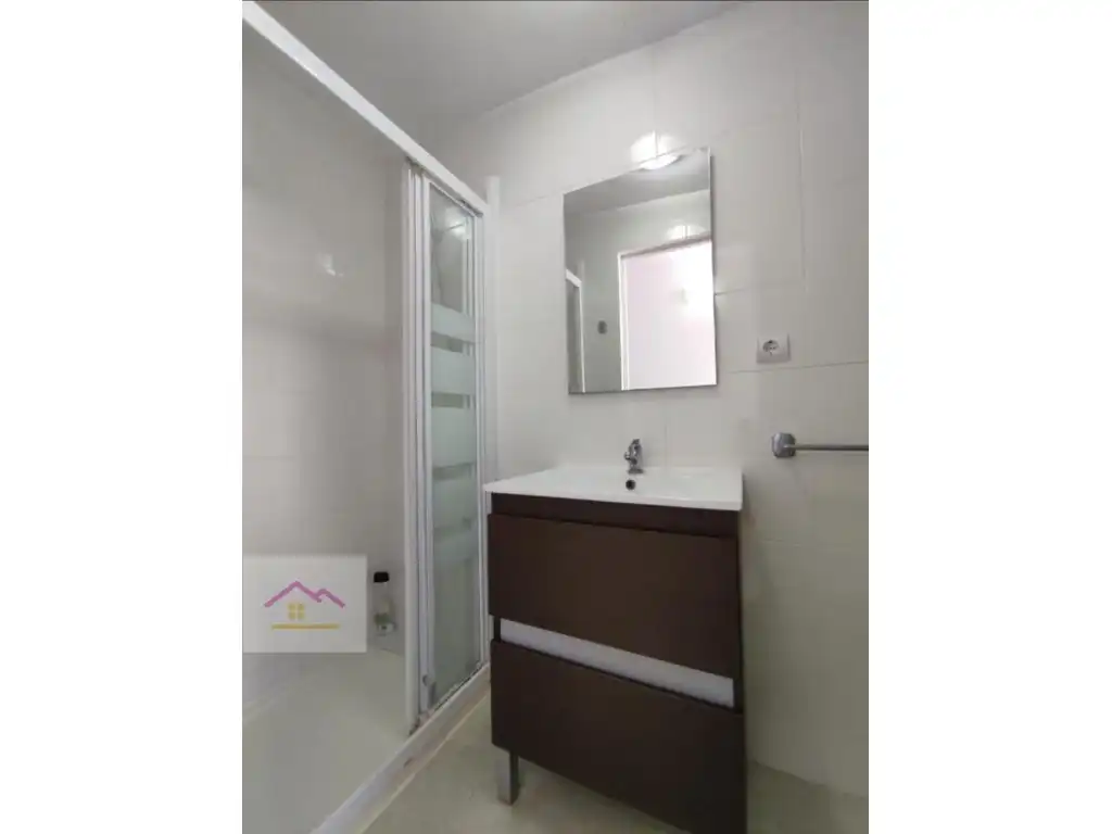 Bathroom of Study for rent in Alcalà de Xivert  with Air Conditioner, Furnished and Washing machine