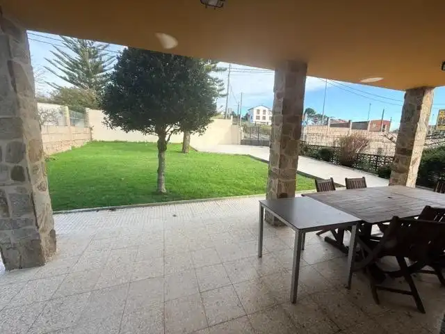 Terrassa de Casa o xalet en venda en Sanxenxo amb Jardí privat, Terrassa i Moblat