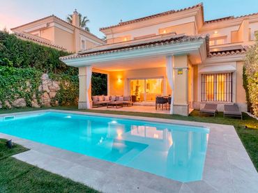 Casa bifamiliare con piscina in vendita a Calle D-9Z 31