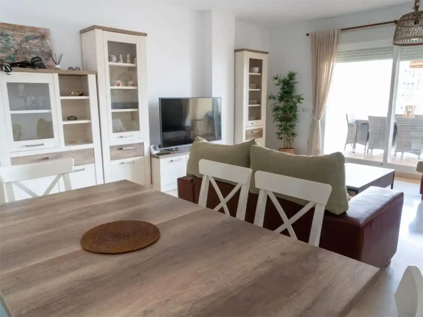 Menjador de Apartament en venda en Fuengirola amb Aire condicionat, Piscina i Balcó