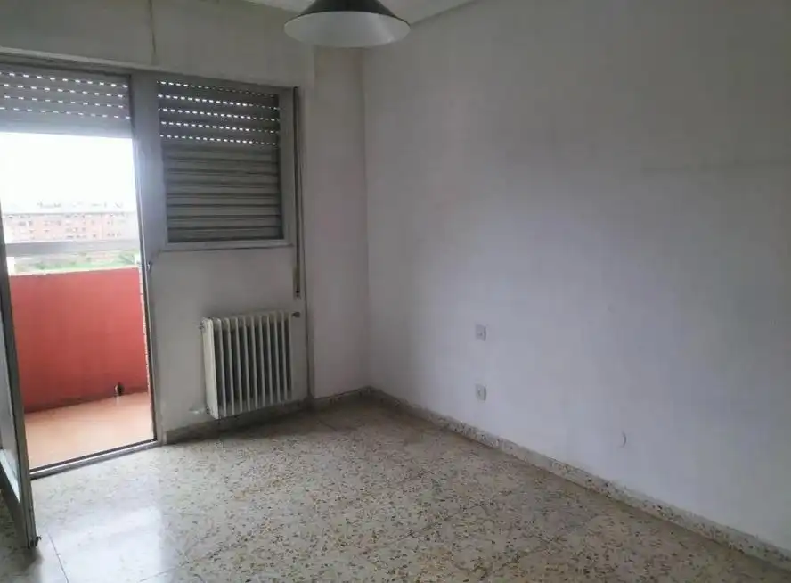Habitación de Piso en venta en Valladolid con Calefacción y Terraza