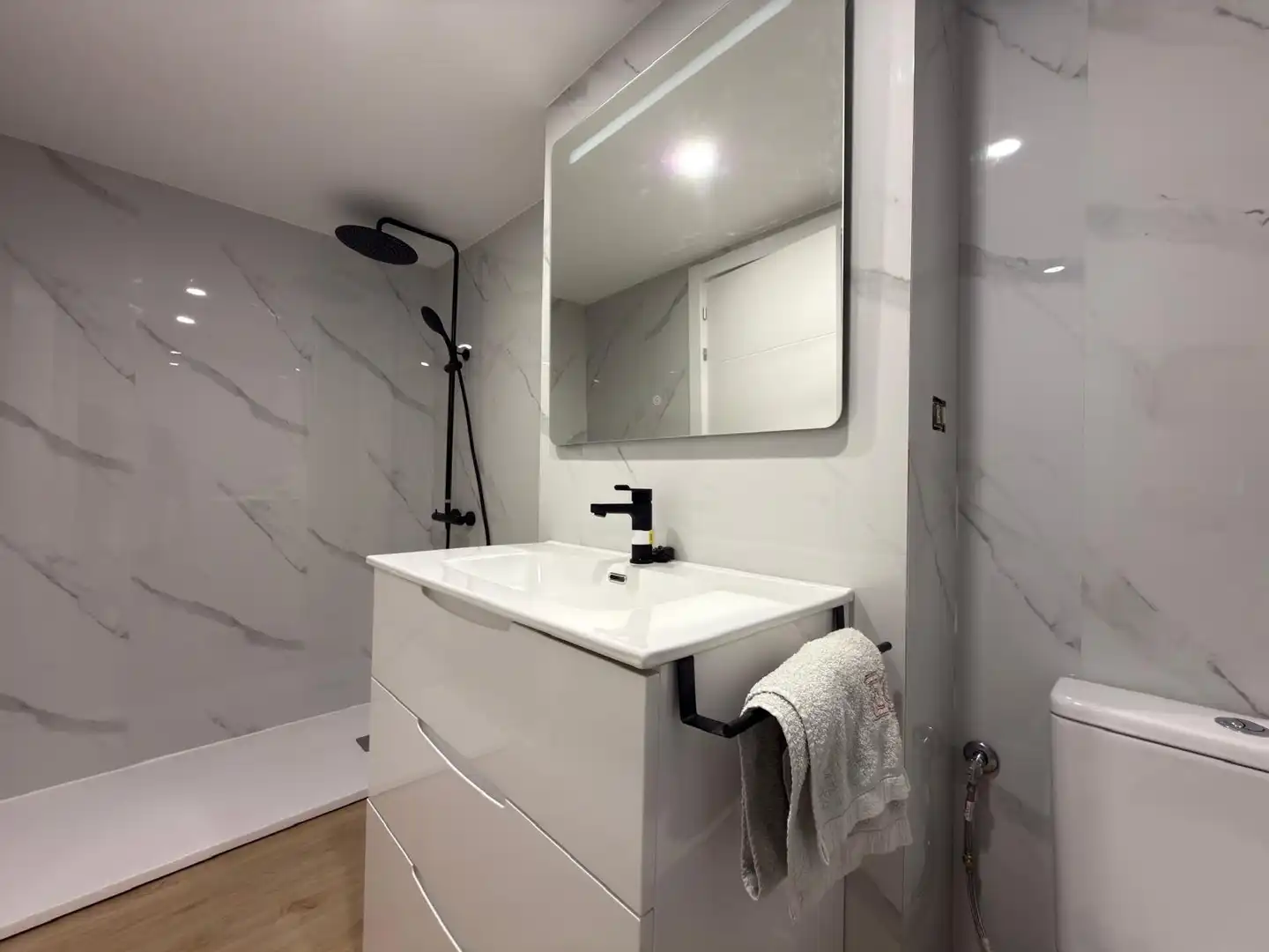 Bany de Apartament en venda en A Coruña Capital  amb Traster