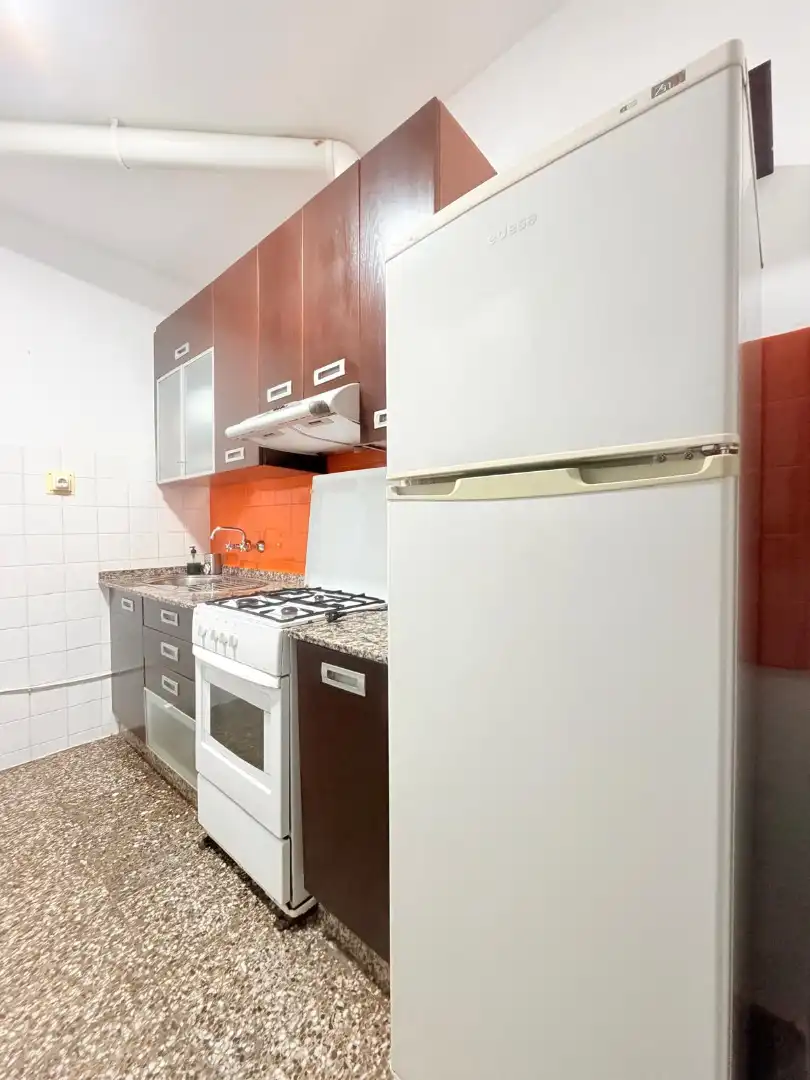 Cuina de Pis de lloguer en Cartagena amb Moblat i Balcó