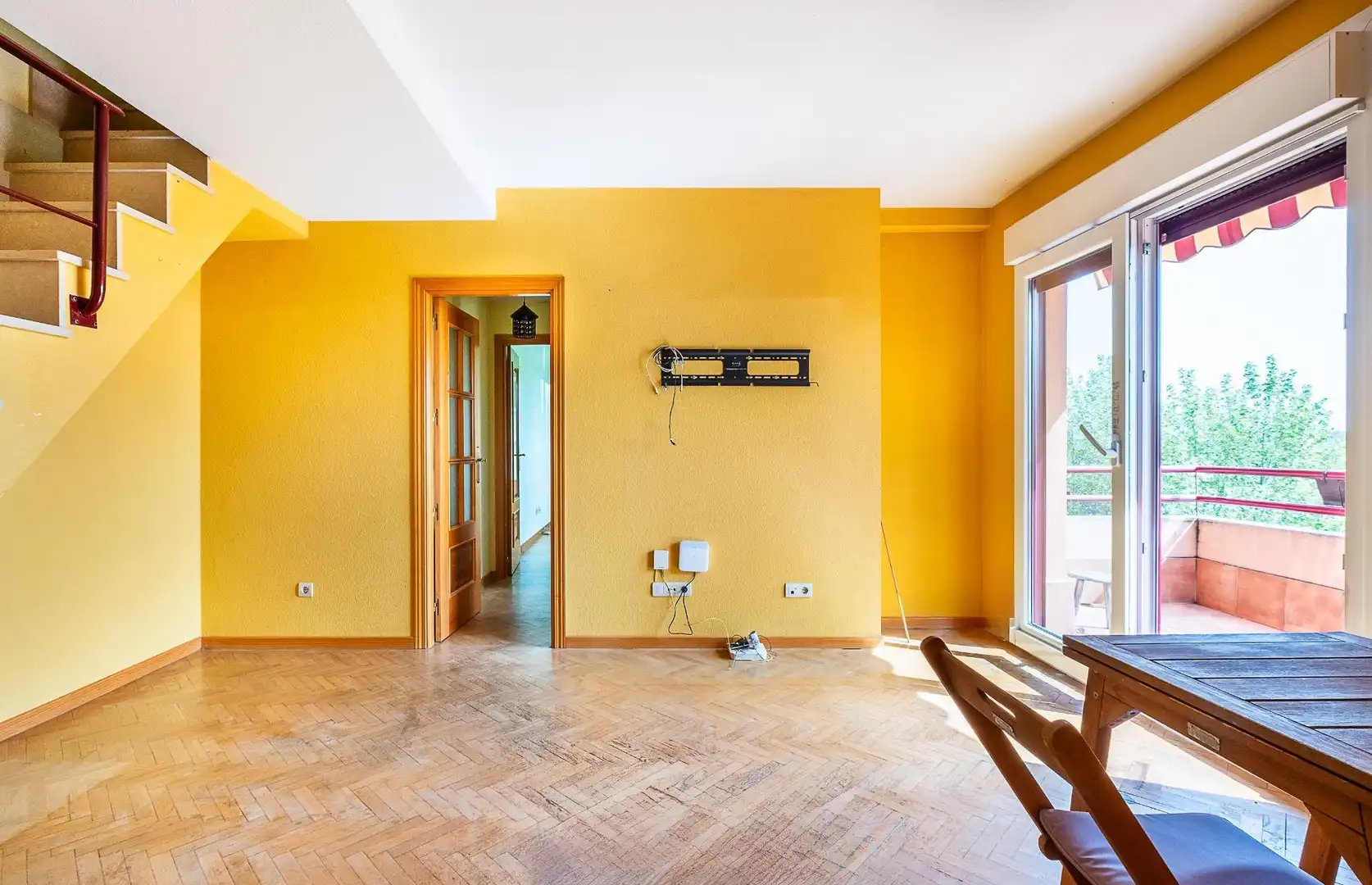 Living room of Duplexes for sale in El Escorial  with Heating, Private garden and Parquet flooring