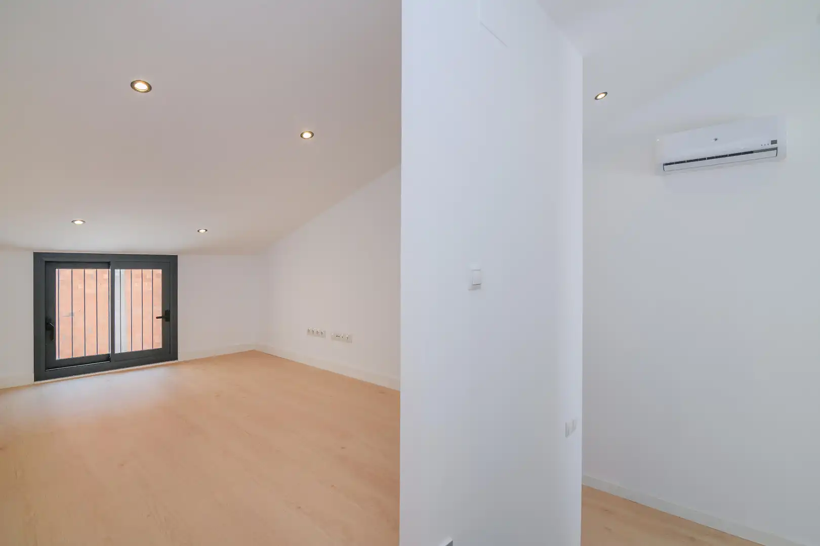 Penthouse with terrace for sale in Carrer Victòria 95, imagen 66