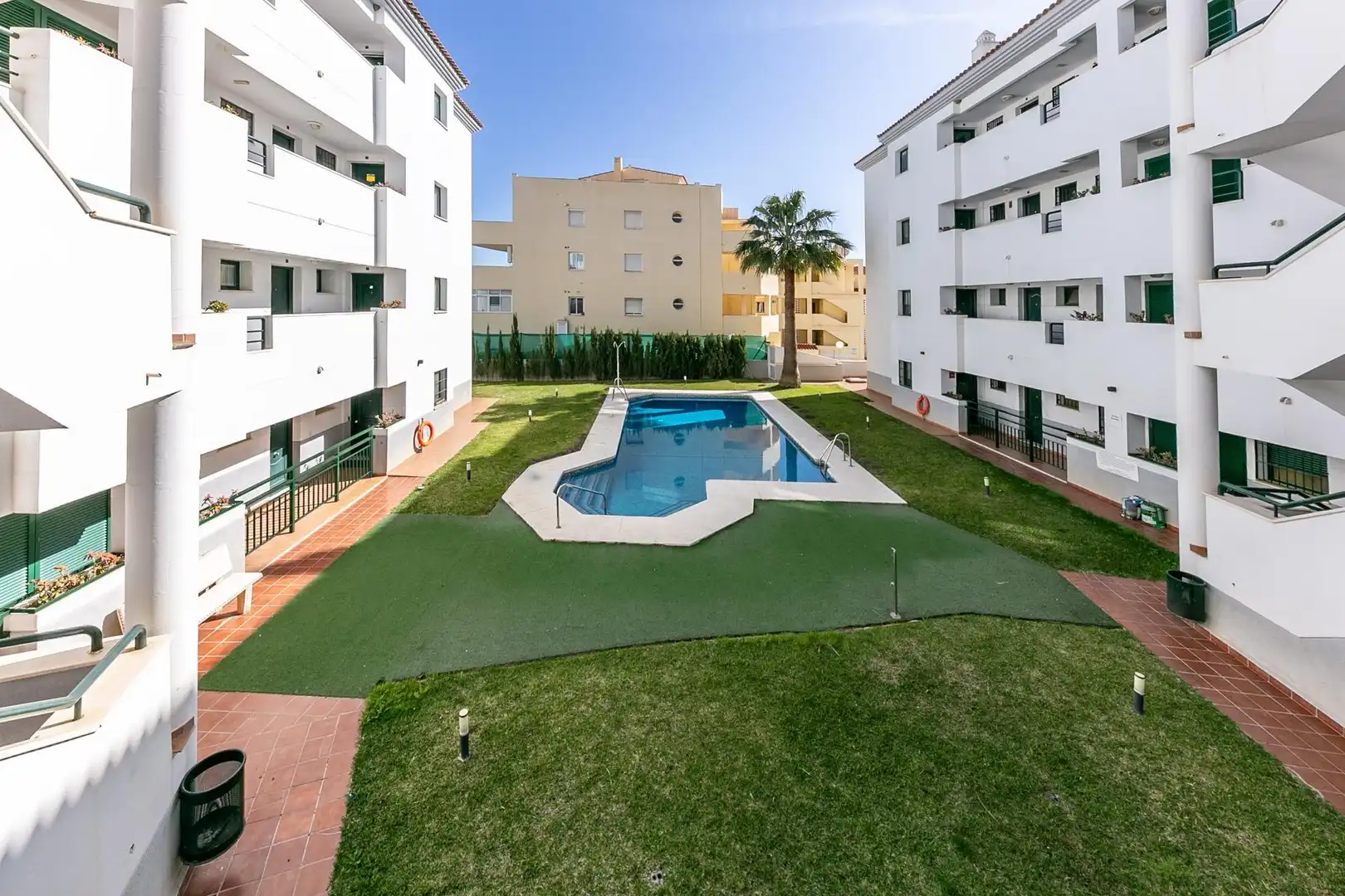 Piscina de Planta baja en venta en Fuengirola con Aire acondicionado, Calefacción y Jardín privado