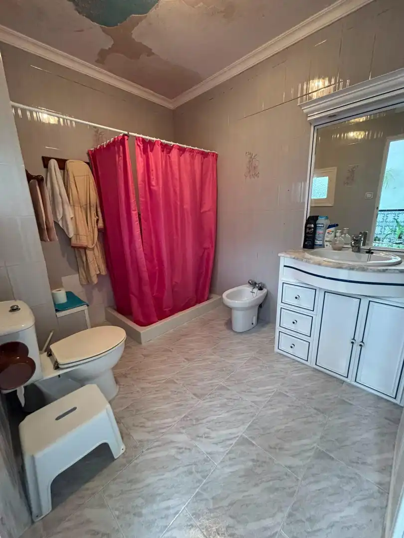 Bathroom of Houses for sale in Arahal