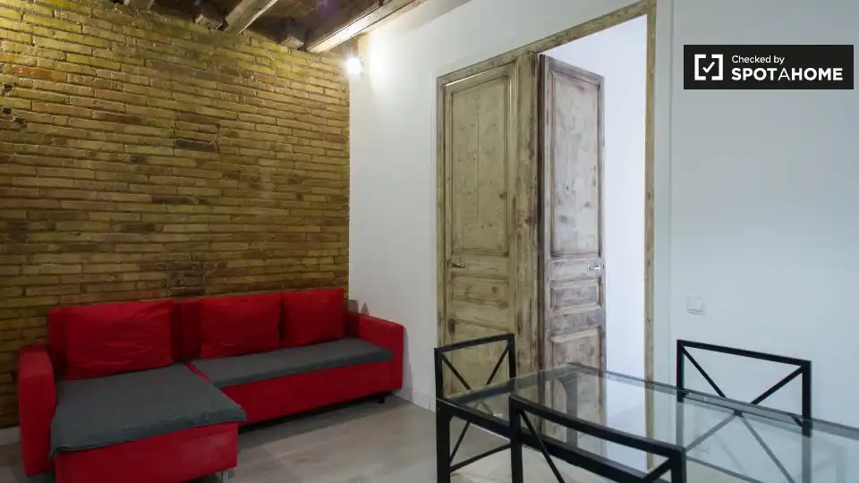Flat with terrace to rent in Gràcia
