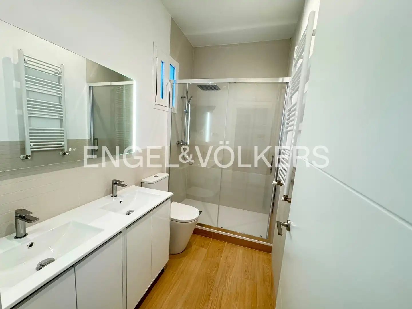 Bathroom of Flat for rent in Madrid  with Air Conditioner, Heating and Furnished
