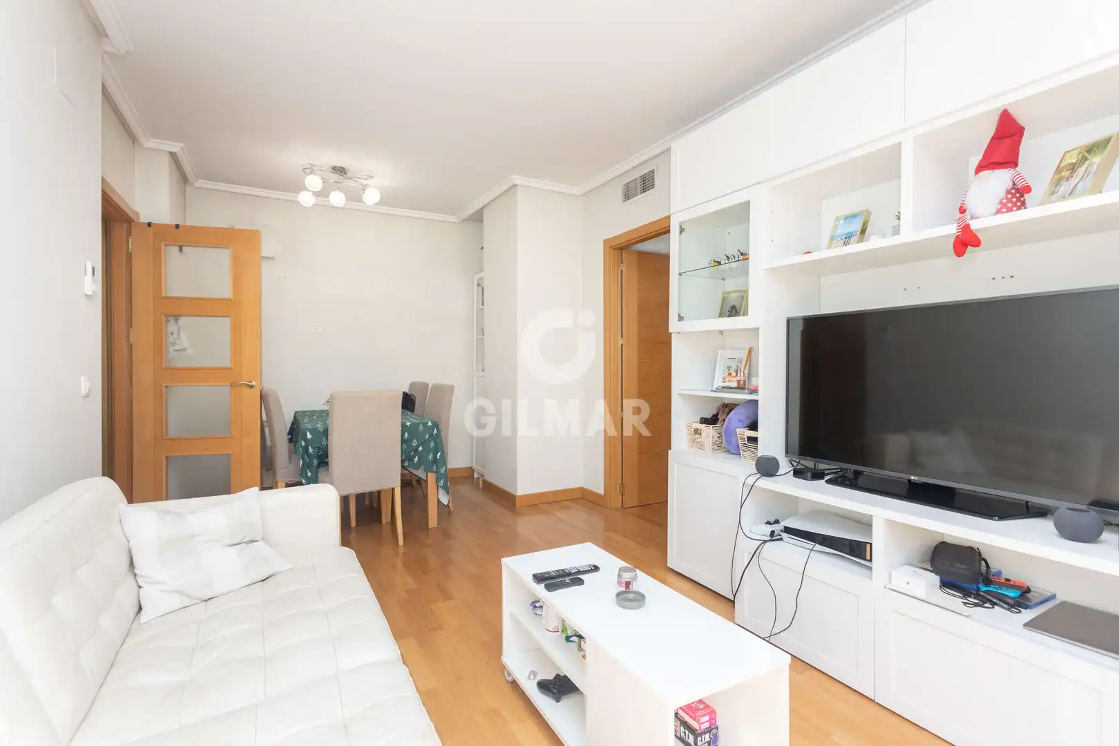 Sala de estar de Planta baja en venta en Madrid con Calefacción, Trastero y Piscina